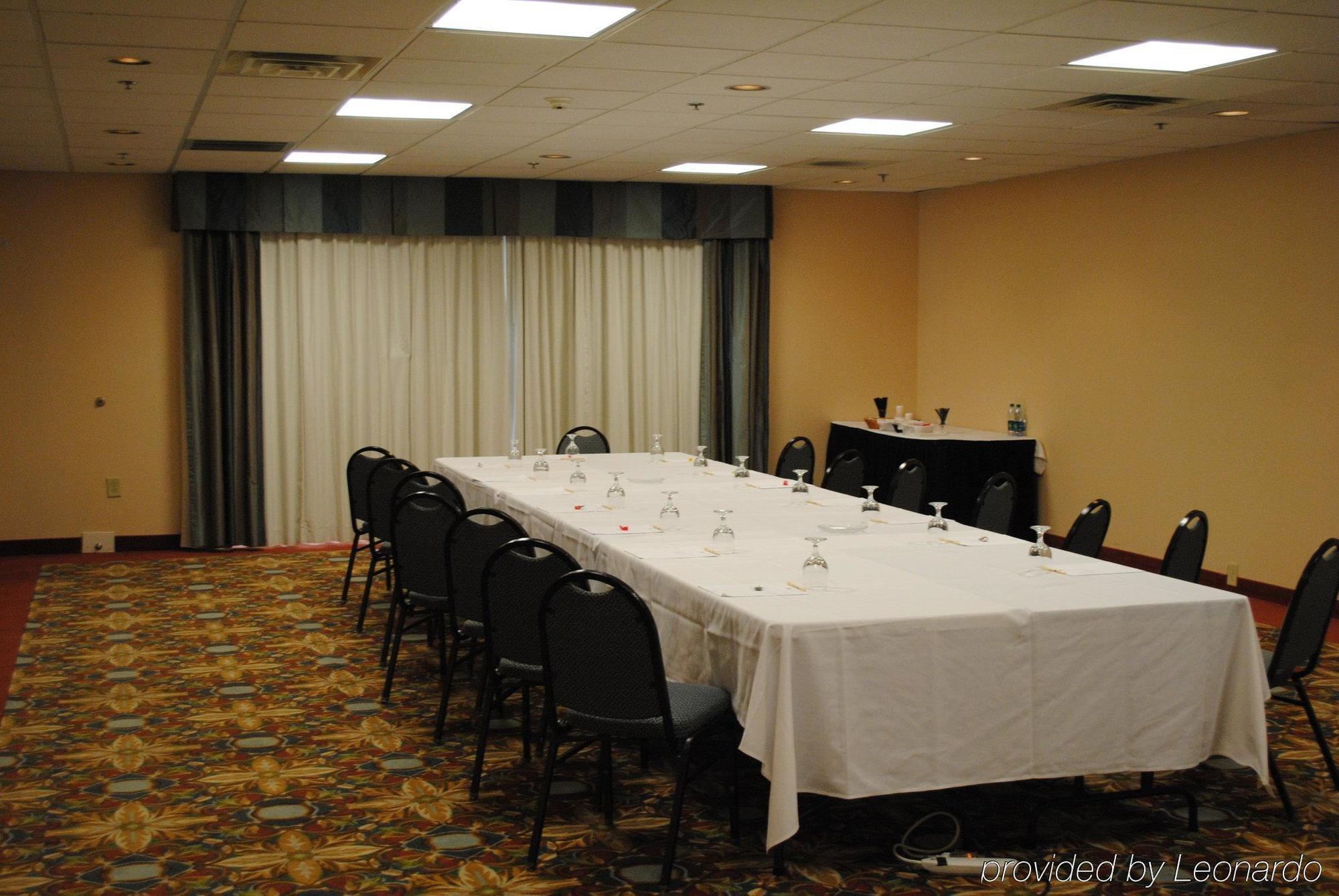 Doubletree By Hilton Fayetteville Dış mekan fotoğraf