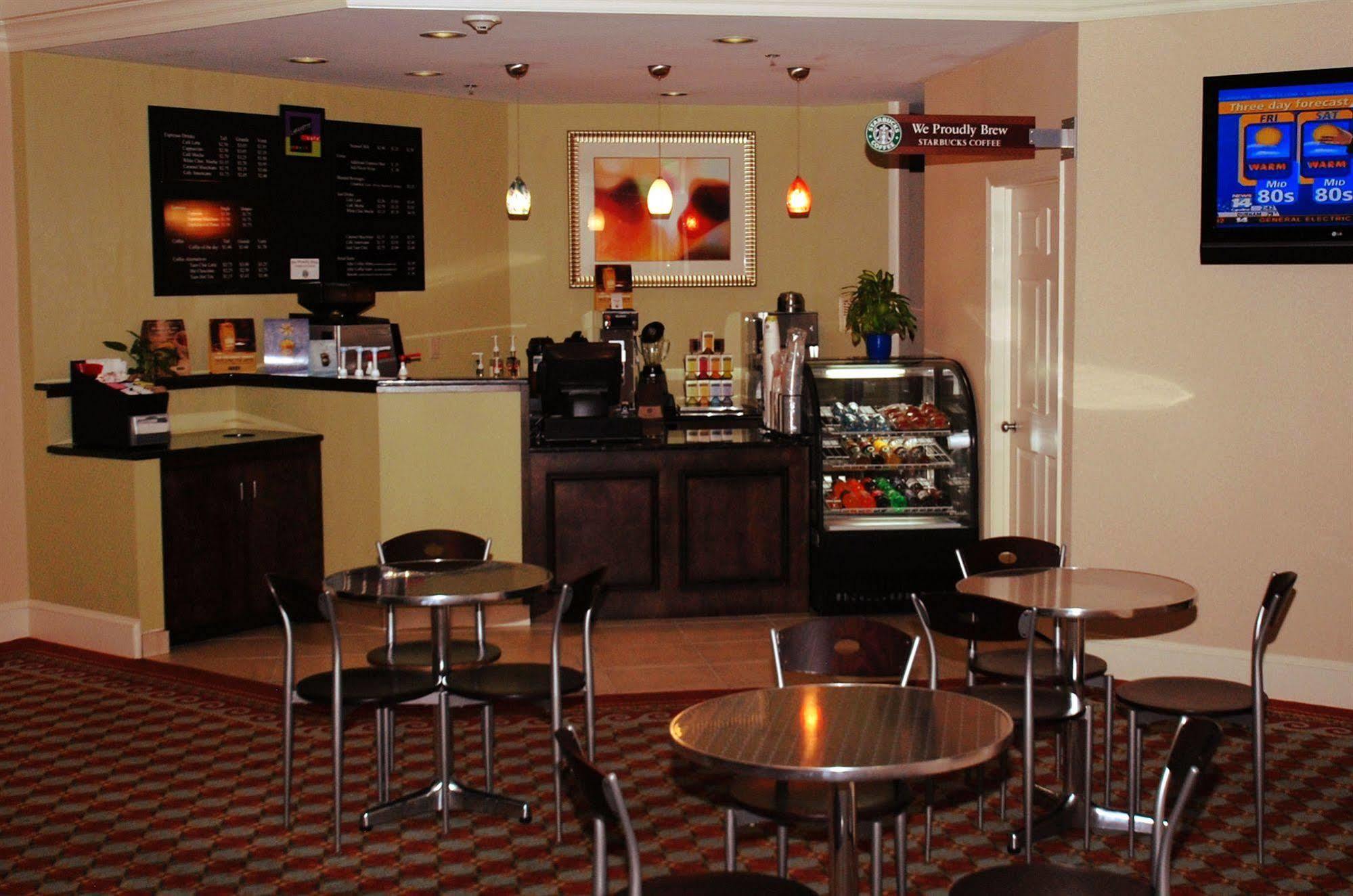 Doubletree By Hilton Fayetteville Dış mekan fotoğraf