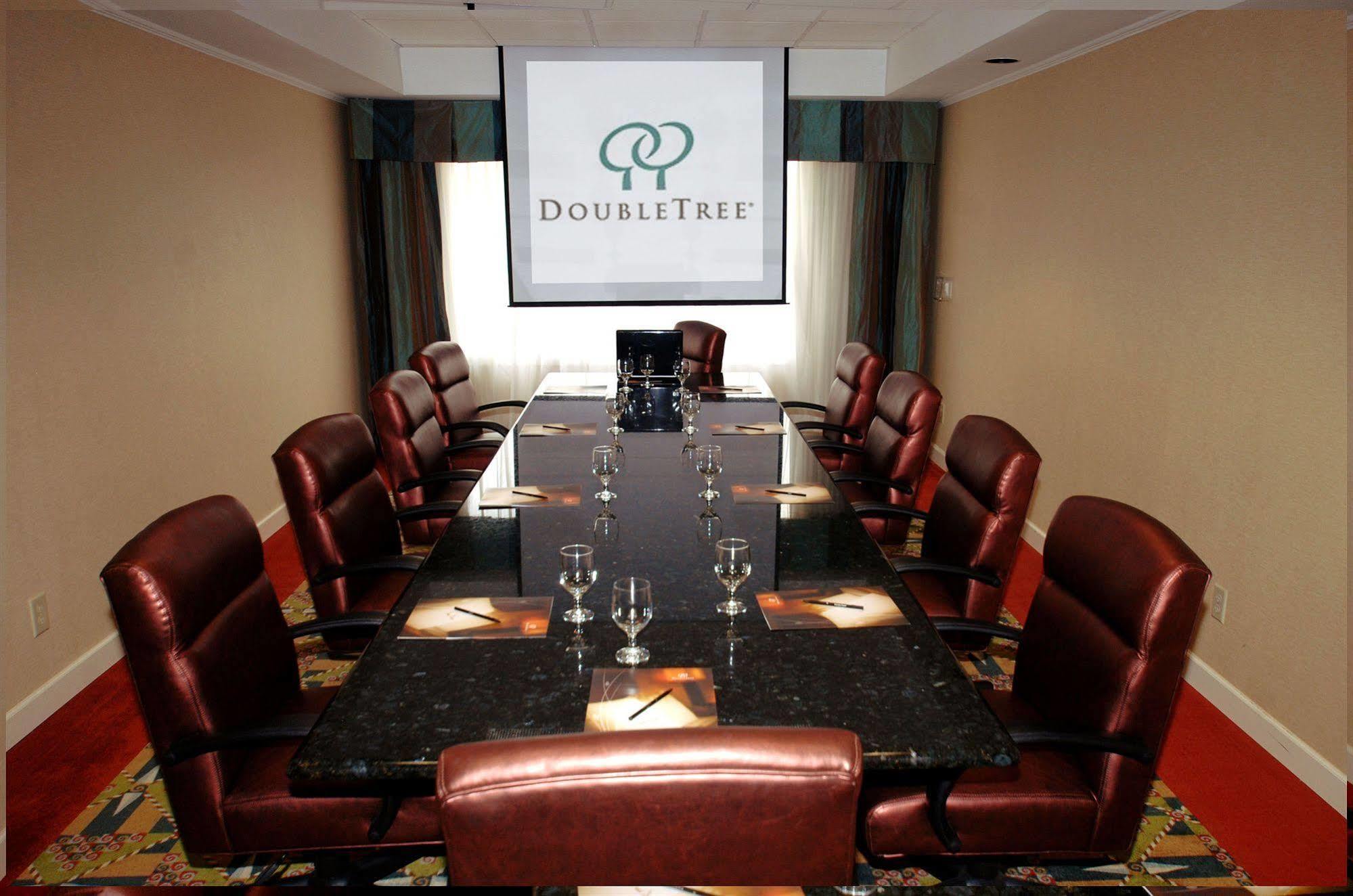 Doubletree By Hilton Fayetteville Dış mekan fotoğraf